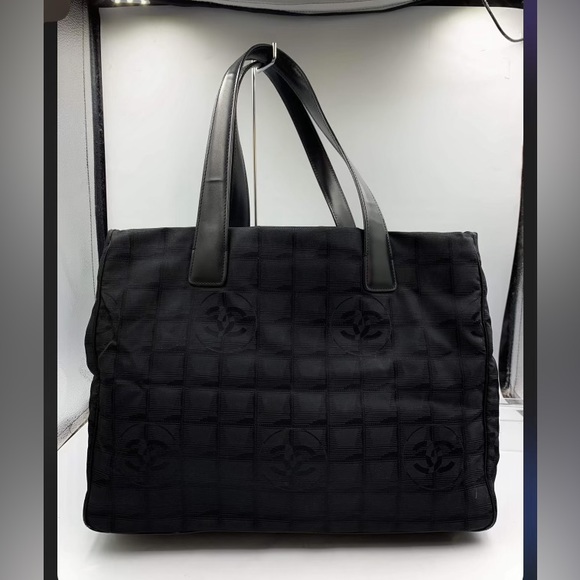 🔥🔥Chanel Travel Ligne Tote Bag with UNBRANDED BAG INSERT - Picture 15 of 15